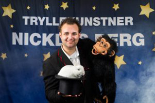Nicklas Berg- Magic i klosterhaven